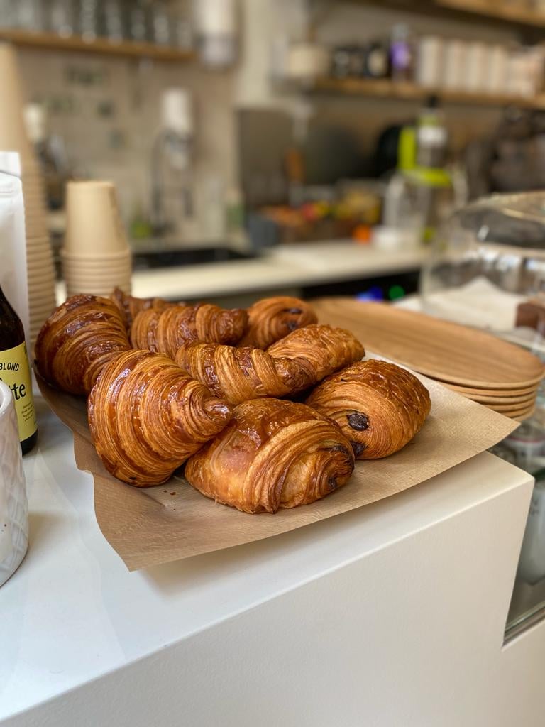 Beige Café 3